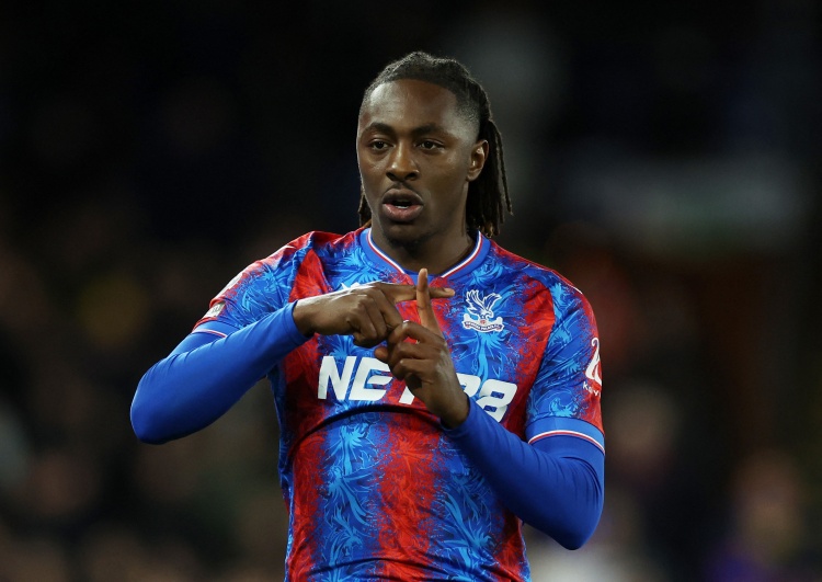 记者：热刺加速引进埃泽准备提供报价，个人条款预计不是问题