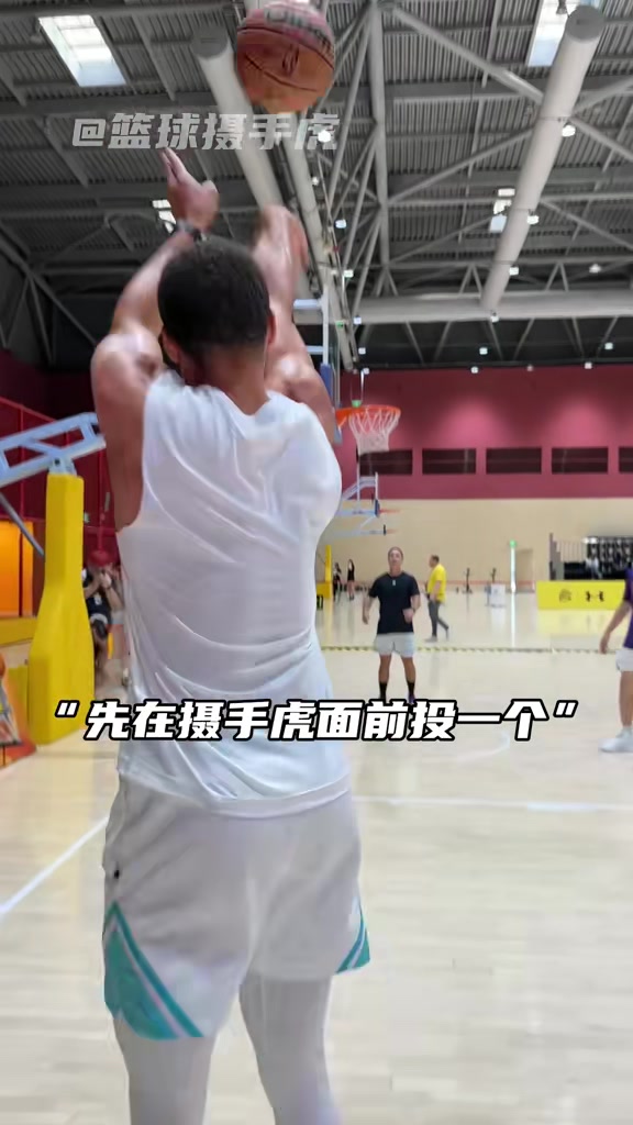 九游官网-有好好练中文！库里中国行第一件事就是训练 “一二三”字正腔圆