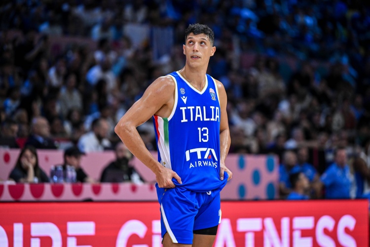 jiuyou入口-手感火热！丰泰基奥半场11中7&amp;三分5中3砍下21分3篮板！