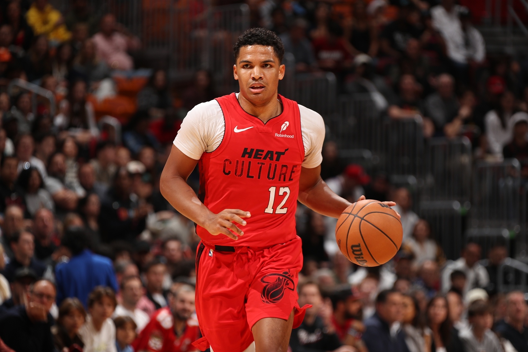 美记：德鲁-史密斯合同首年保障 后两年无保障&amp;每年6月下旬转保障