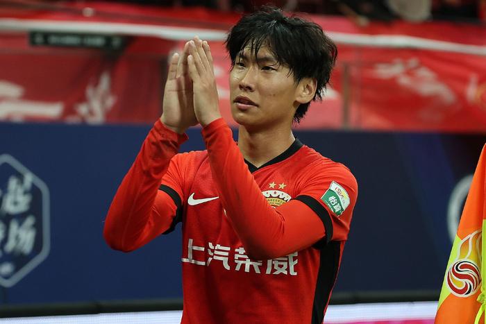 jiuyou入口-媒体人：李新翔最合适定位是踢替补中锋或影锋，边路不是他的特点