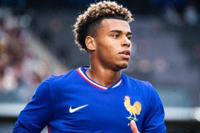 九游平台-出战巴萨成疑！记者：初步检查结果显示，杜埃预计将伤缺3到4周