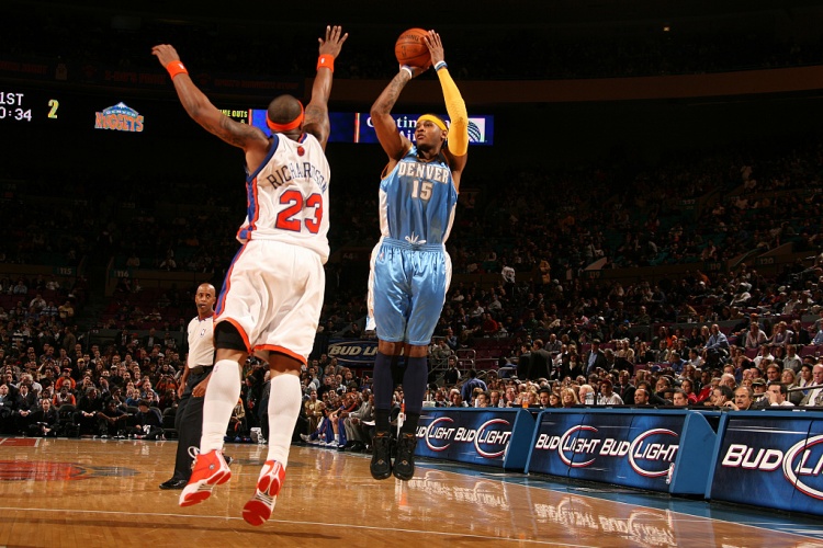 九游平台-名人堂入选标准探讨：安东尼、霍华德及梦八队的资格审视